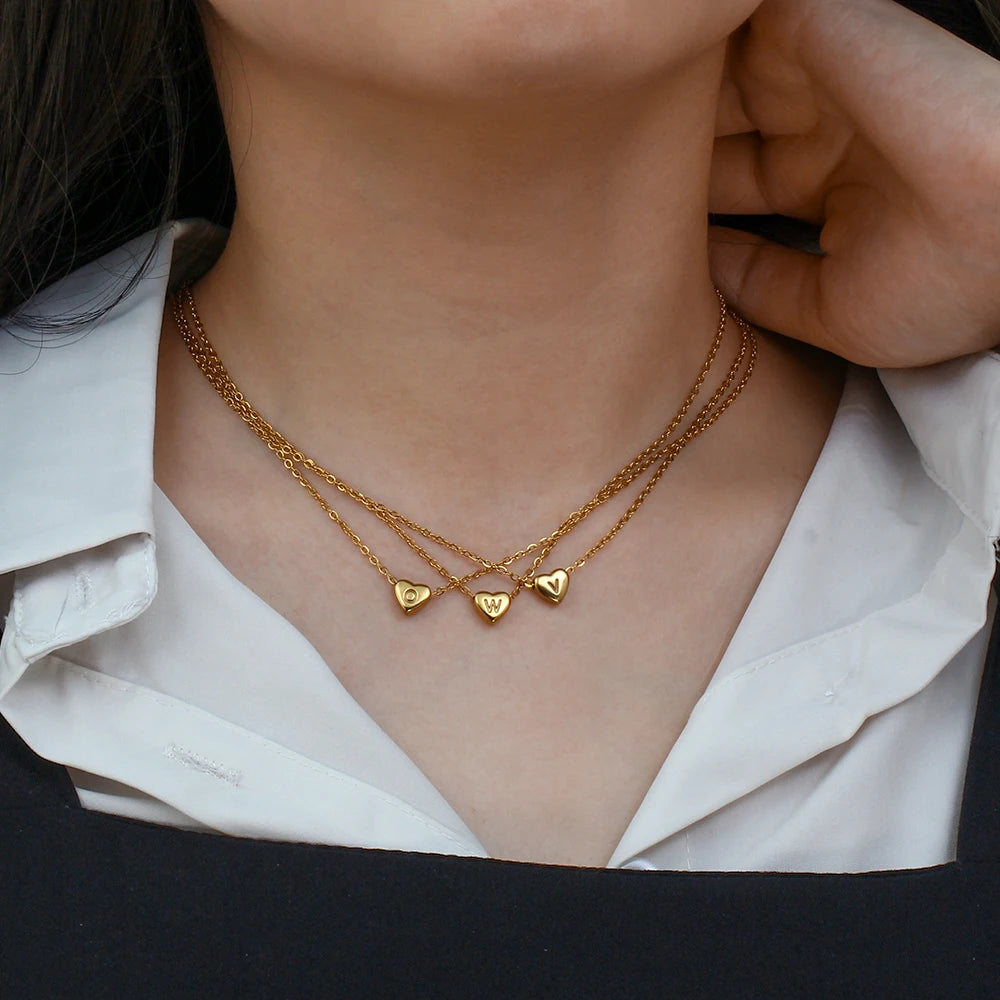 Ladies Minimalist Small Love Initial Necklace Jewelry Stainless Steel 18k Gold Plated Mini Heart Shape Letter Pendant Necklace