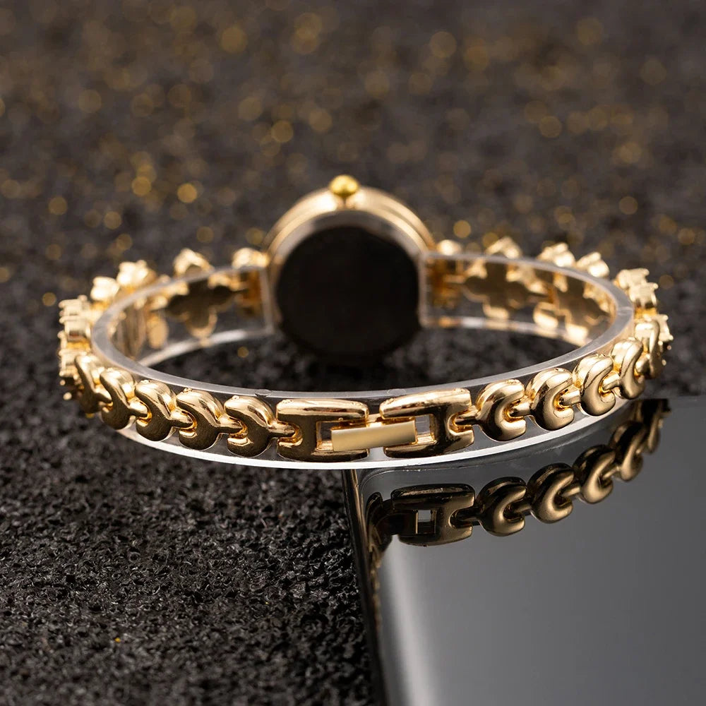 ساعة نسائية فاخرة مرصعة بأحجار الراين، ساعة كوارتز أنيقة ذات مينا صغير، مصنوعة من سبيكة معدنية، ساعة يد نسائية بسيطة وعملية.