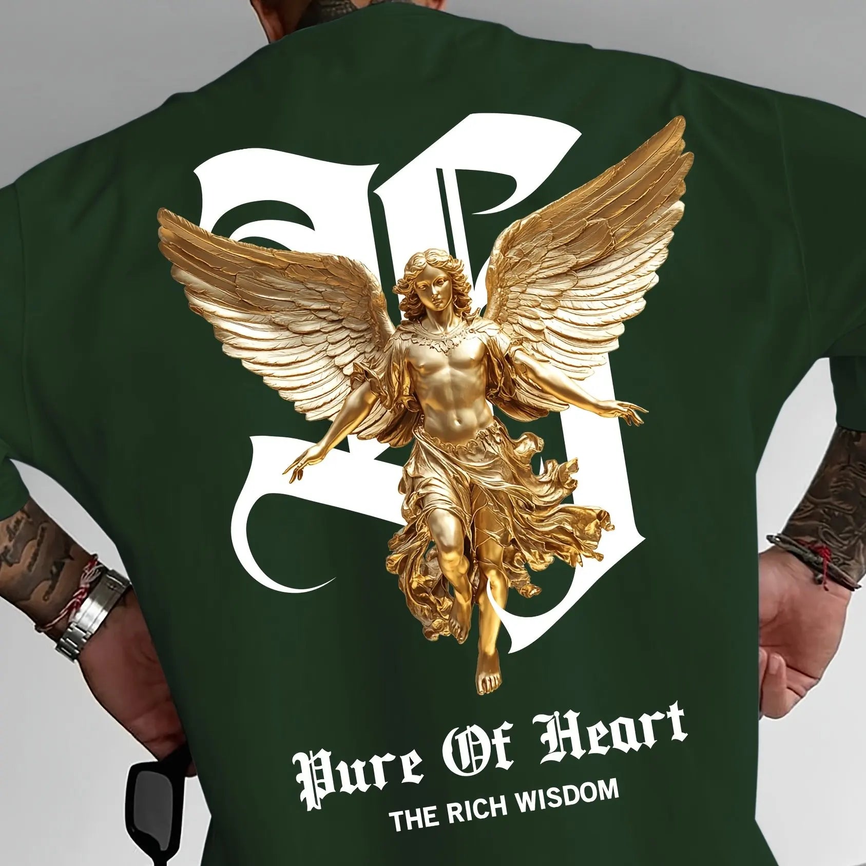 تيشيرت رجالي صيفي عصري مصنوع من القطن الخالص 100%، بتصميم فضفاض وطبعة حروف ونقشة ملاك، وياقة دائرية وأكمام قصيرة.