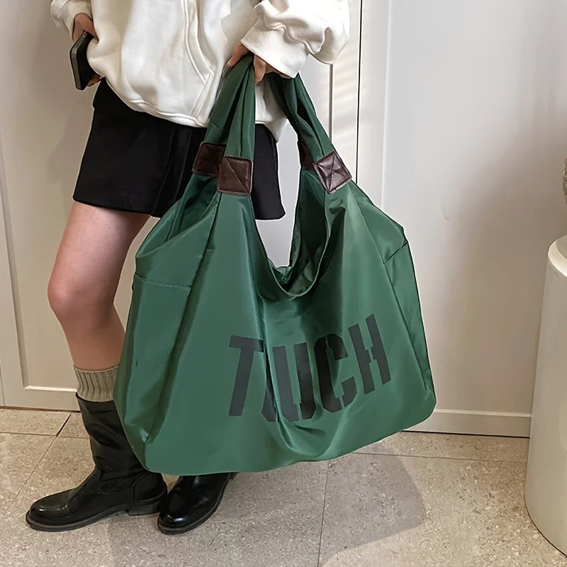 حقيبة يد نسائية كبيرة من النايلون، حقيبة واسعة تحت الإبط، حقيبة كتف متينة مناسبة للسفر والترفيه