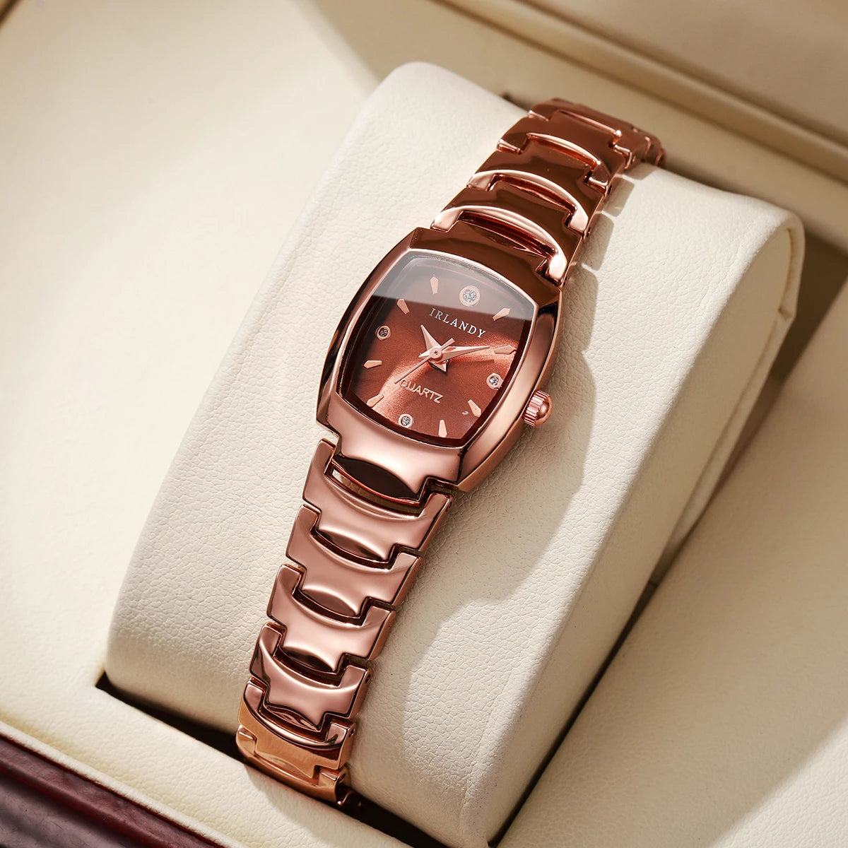 ساعة نسائية أنيقة مربعة الشكل تعمل بنظام الكوارتز التناظري، ساعة يد نسائية (بدون علبة)