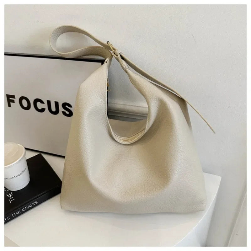 حقيبة توت جلدية عصرية للنساء لعام 2025، حقيبة كتف نسائية بسيطة كبيرة الحجم عالية السعة، حقائب يد نسائية، حقائب رسول