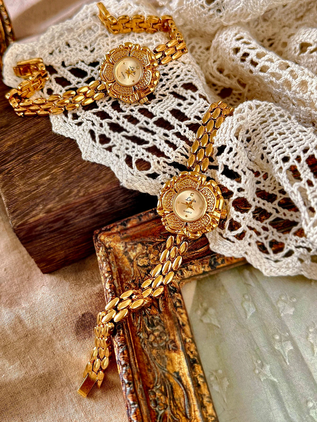 1 Piece of New French Retro Camellia Gold Small Dial Women's Watch, Fashionable, Simple, Luxurious, Elegant and Compact Women's Quartz Watch, Stainless Steel Strap, Solid Color and Durable, Suitable for Daily Wear, Dinner and