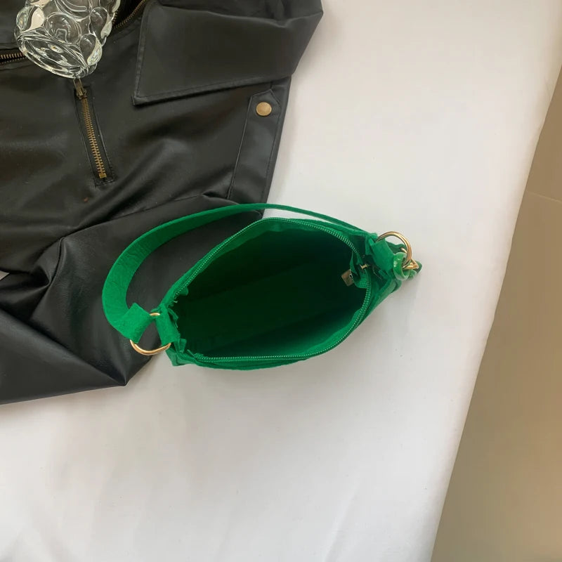 حقائب كتف من اللباد للنساء، تصميم حقيبة تحت الإبط للنساء، نسيج متطور، حقائب يد تحت الإبط، حقائب يد هلال، حقيبة سرج