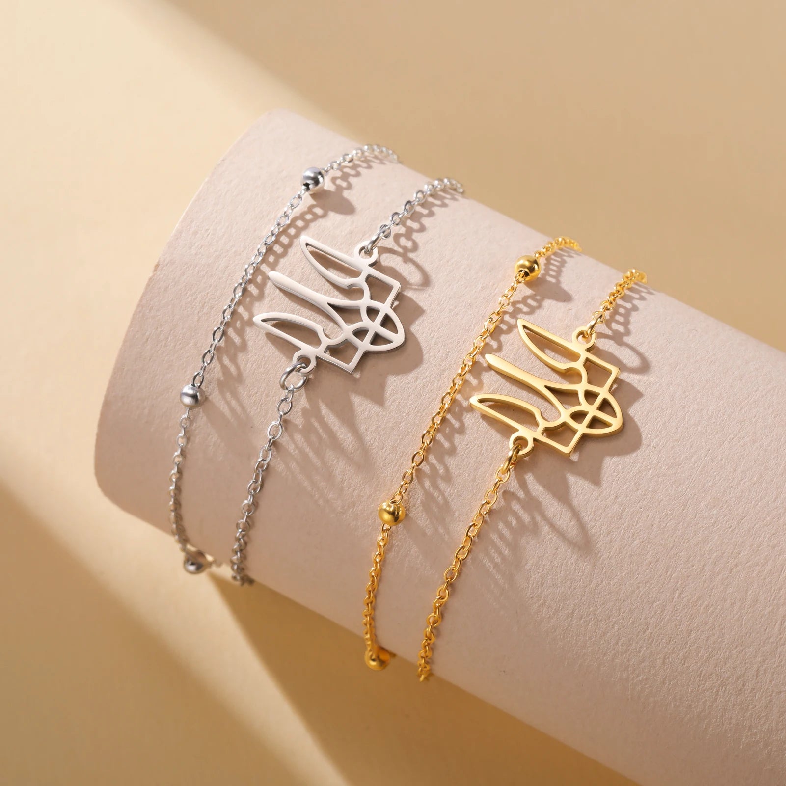 أساور كازادور، رمز أوكرانيا الوطني، للنساء والرجال، مصنوعة من الفولاذ المقاوم للصدأ، مزينة بخرز وسلسلة، تُعدّ هدية مثالية من المجوهرات الأوكرانية.