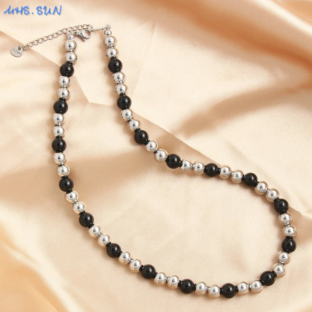 قلادة MHS.SUN العصرية المصنوعة من الفولاذ المقاوم للصدأ باللون الذهبي والمزينة بحبات اللؤلؤ 4/6/8/10 مم من الخرز المعدني مجوهرات قابلة للتعديل للنساء والرجال