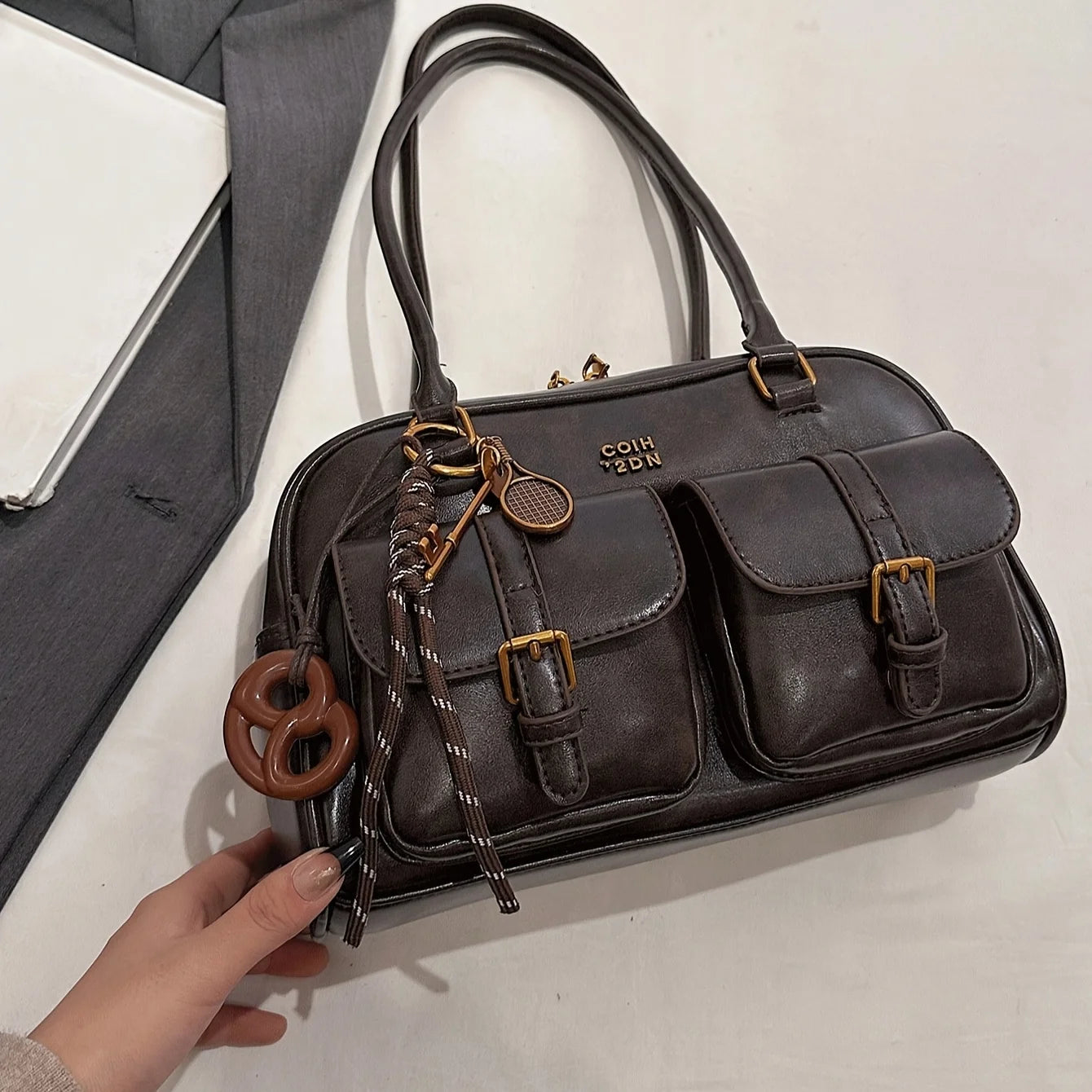 حقيبة كتف نسائية متعددة الجيوب بلون القهوة البني، حقيبة كروس أنيقة متعددة الاستخدامات للسفر والعمل والتسوق