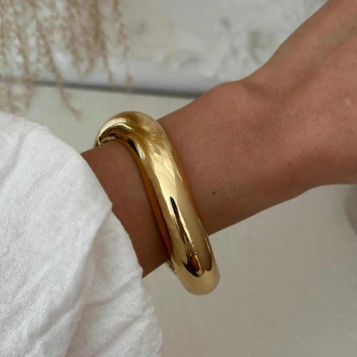 أساور زنبركية عريضة غير منتظمة وناعمة ومبالغ فيها للنساء، أساور معدنية هندسية بنمط الهيب هوب والبانك للنساء، مجوهرات بولسيراس