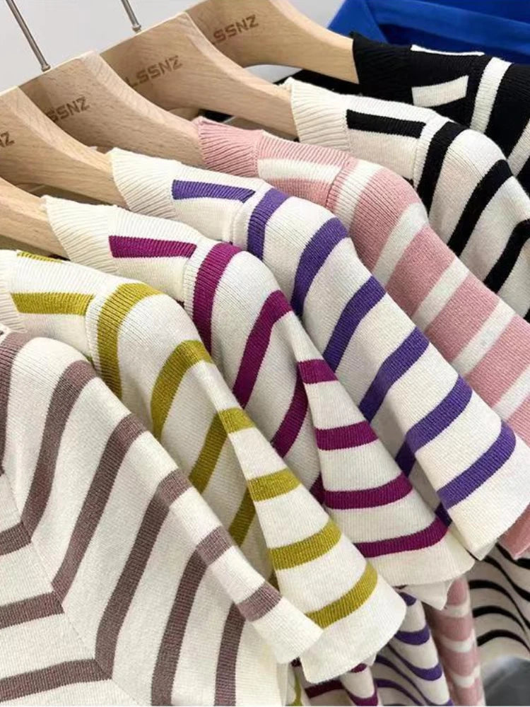 تيشيرت نسائي مخطط بأكمام قصيرة، بقصة ضيقة، بياقة دائرية، محبوك، مناسب للارتداء اليومي، رياضي، مستوحى من موضة الألفية الجديدة.