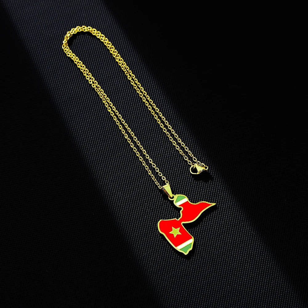 قلادة مطلية بالمينا على شكل خريطة غوادلوب من الفولاذ المقاوم للصدأ للنساء غوادلوب باللون الذهبي مجوهرات هدايا حفلات أعياد الميلاد العرقية