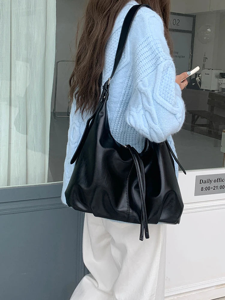 حقيبة تحت الإبط جديدة لعام 2025 حقيبة كتف نسائية كبيرة الحجم ذات سعة كبيرة وحقيبة سفر يومية وحقيبة كروس بودي وحقيبة نسائية