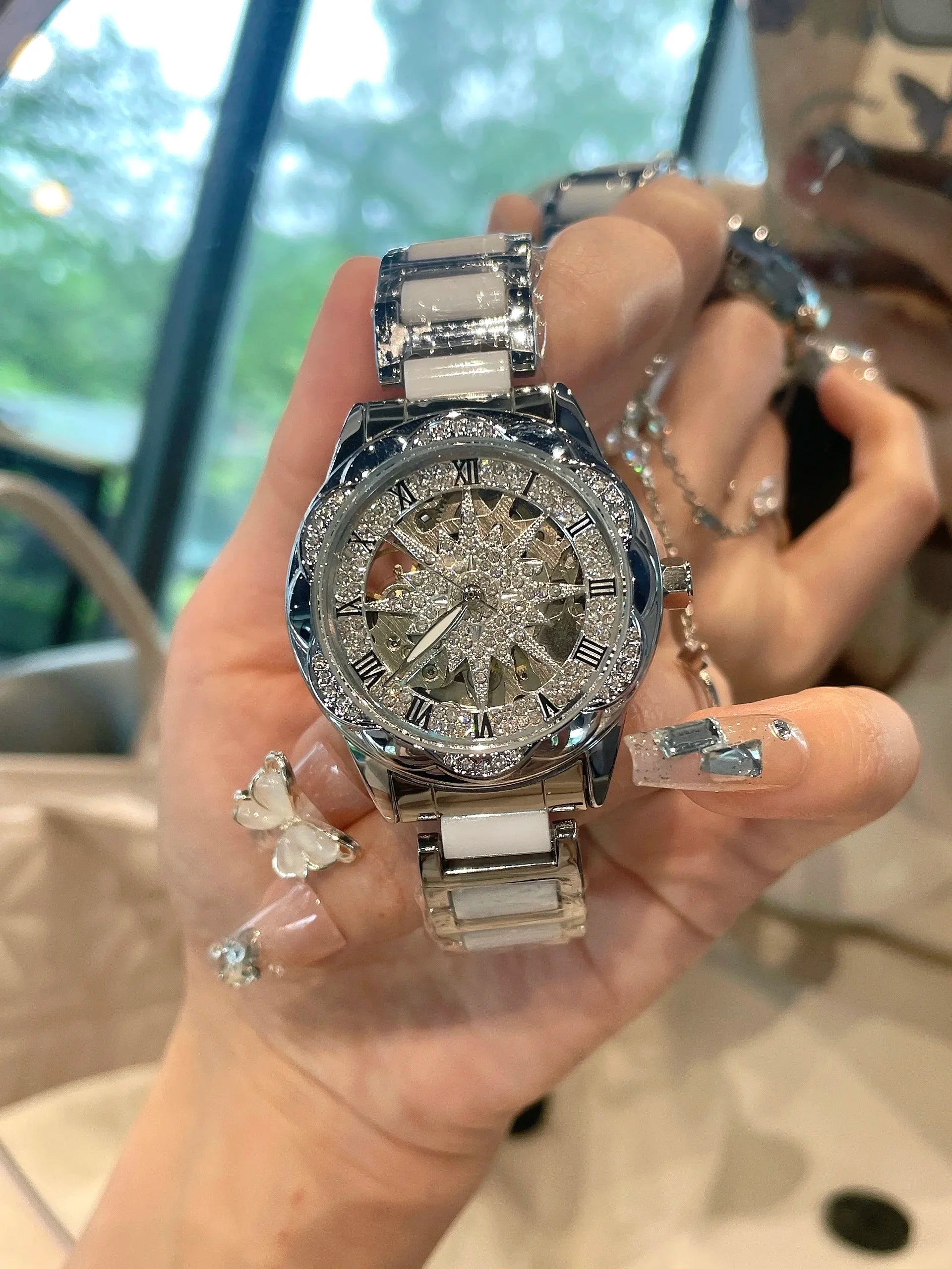 ساعة ميكانيكية عباد الشمس للنساء عالية الجودة خفيفة فاخرة ساعة فنية حمراء للنساء ساعة ميكانيكية