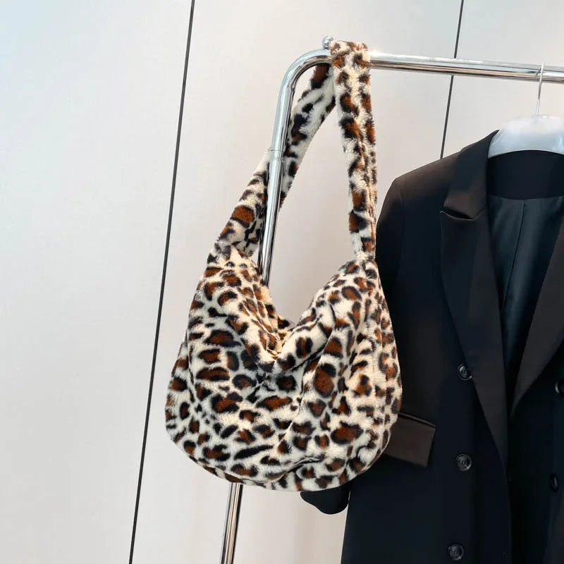 حقائب كتف نسائية كبيرة السعة بنقشة جلد الفهد، حقيبة رسول من الفرو الصناعي، حقيبة كروس بودي نسائية من القطيفة، حقائب يد نسائية أنيقة عتيقة