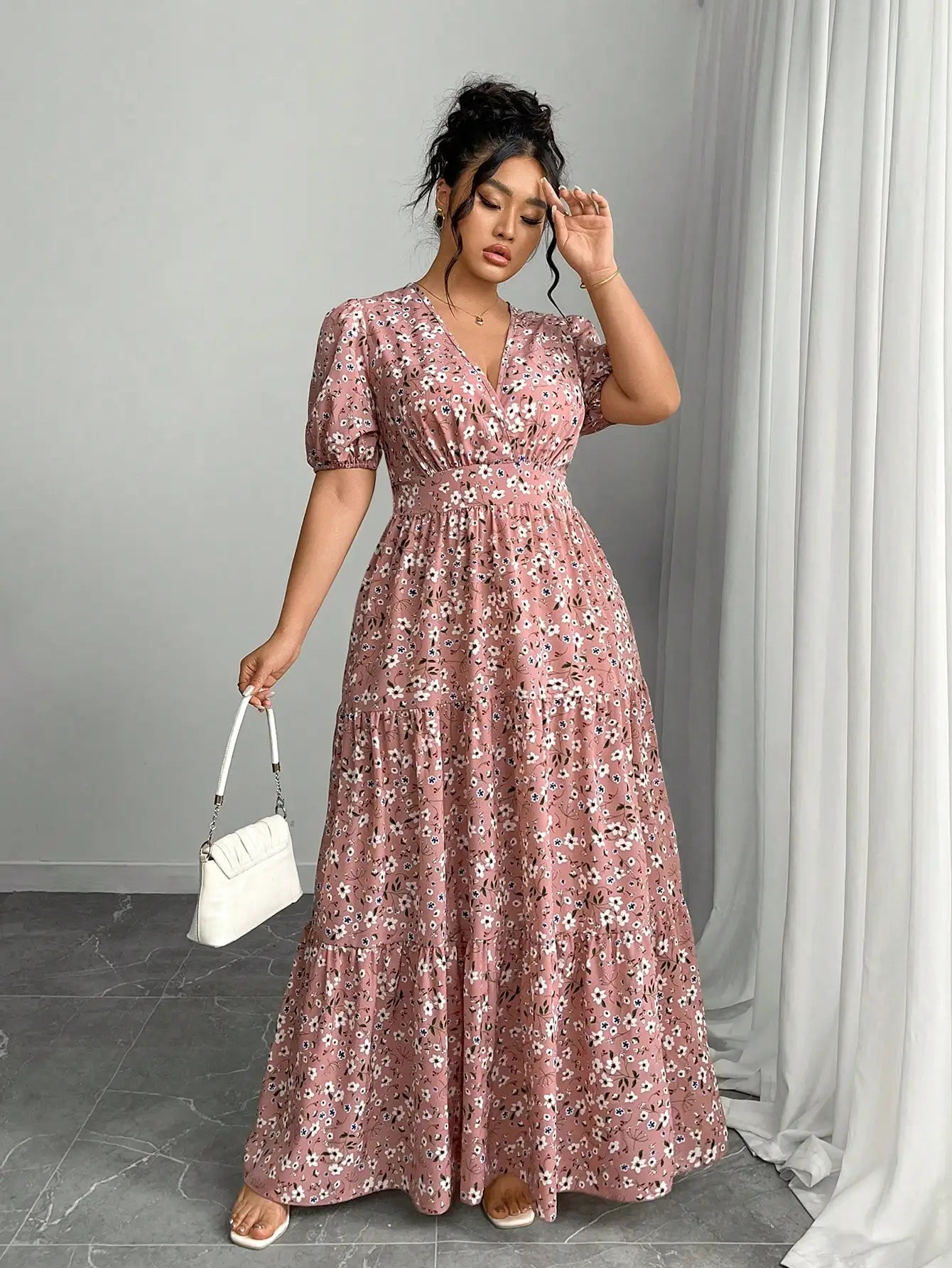 Plus-Size Elegant Casual Vacation V-Neck Ruched Flowy Hem Puff Sleeve Long Dress, Floral Pattern, Everyday Going-Out Dress for Women