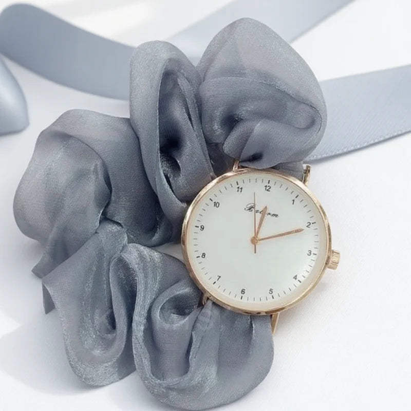 ساعة كوارتز أنيقة بسوار قماشي للنساء، ساعة رقمية ملونة بدون مشبك، ساعة طالبة مبتكرة مزينة بشريط.