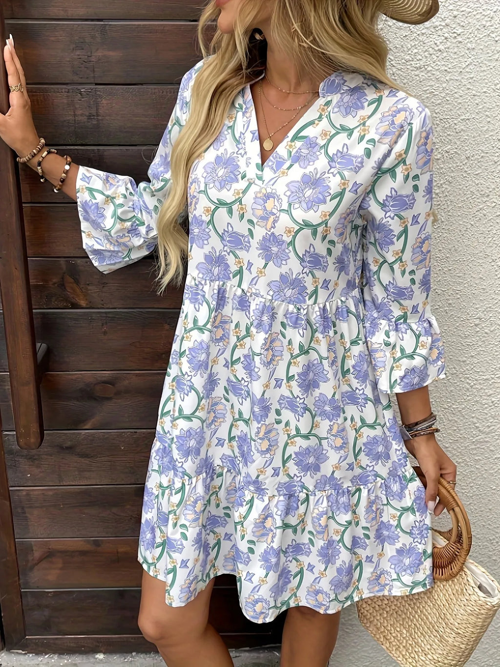Ladies elegant casual floral print V-neck three-quarter bell-sleeved loose dress