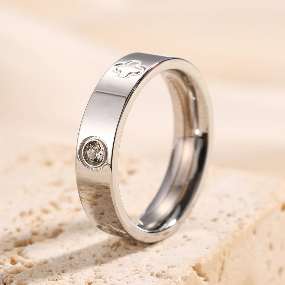 مجموعة خواتم زركون بتصميم زهرة رباعية الأوراق من يوبسك، قطعتان، مصنوعة من الفولاذ المقاوم للصدأ، هدية مثالية للخطوبة