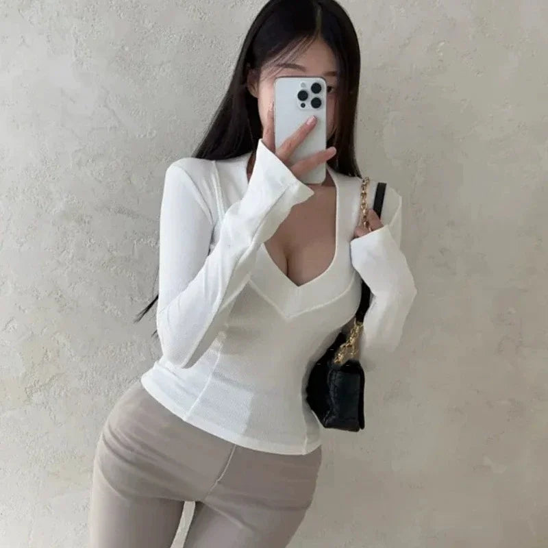 تي شيرت نسائي سادة عالي الجودة 2025، تي شيرت أساسي مرن، تي شيرت نسائي كاجوال بأكمام طويلة وأزرار، تي شيرت مثير برقبة على شكل حرف V