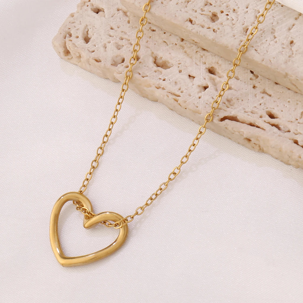 New Simple Stainless Steel Hollow Twist Love Heart Pendant Necklace for Women Girls Fashion Chain Necklaces Party Jewelry Gifts