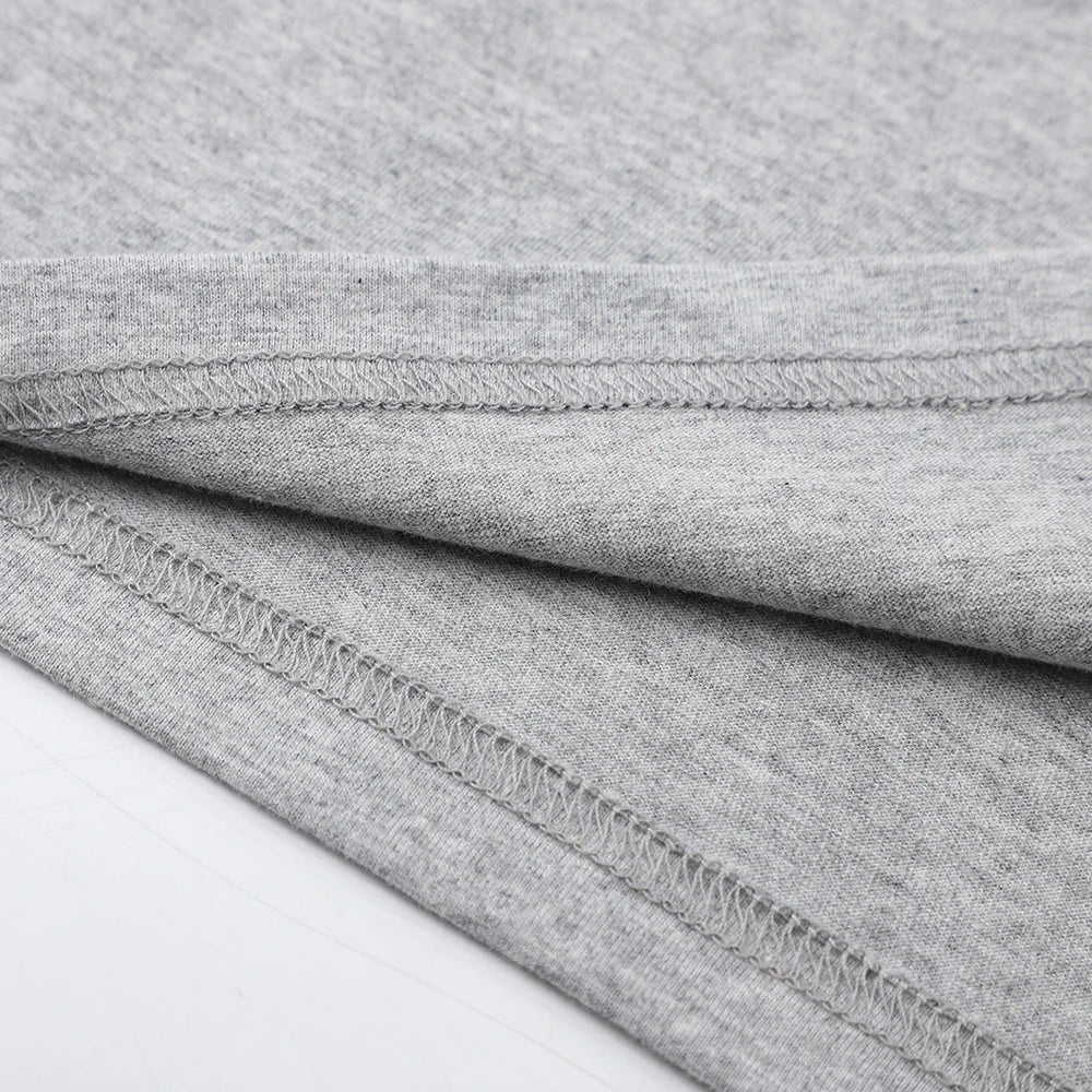 تيشيرتات فضفاضة بتصميمات عصرية مستوحاة من السعادة، مناسبة للرجال والنساء. تتميز هذه التيشيرتات بنقشة مميزة، وهي مثالية للارتداء اليومي أو كطقم ملابس فضفاضة.