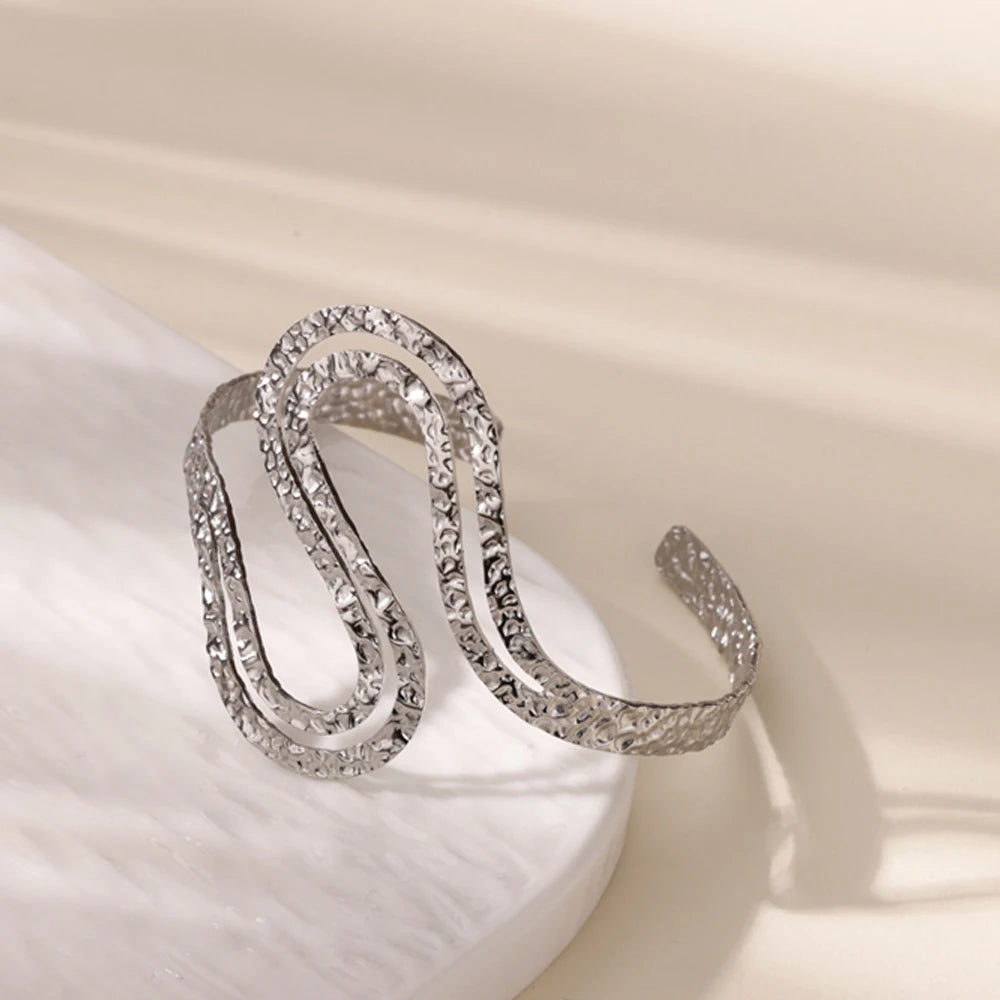 سوار من الفولاذ المقاوم للصدأ للنساء والرجال، سوار على شكل ورقة زهرة جمالية، أساور هندسية ذهبية اللون، مجوهرات نسائية