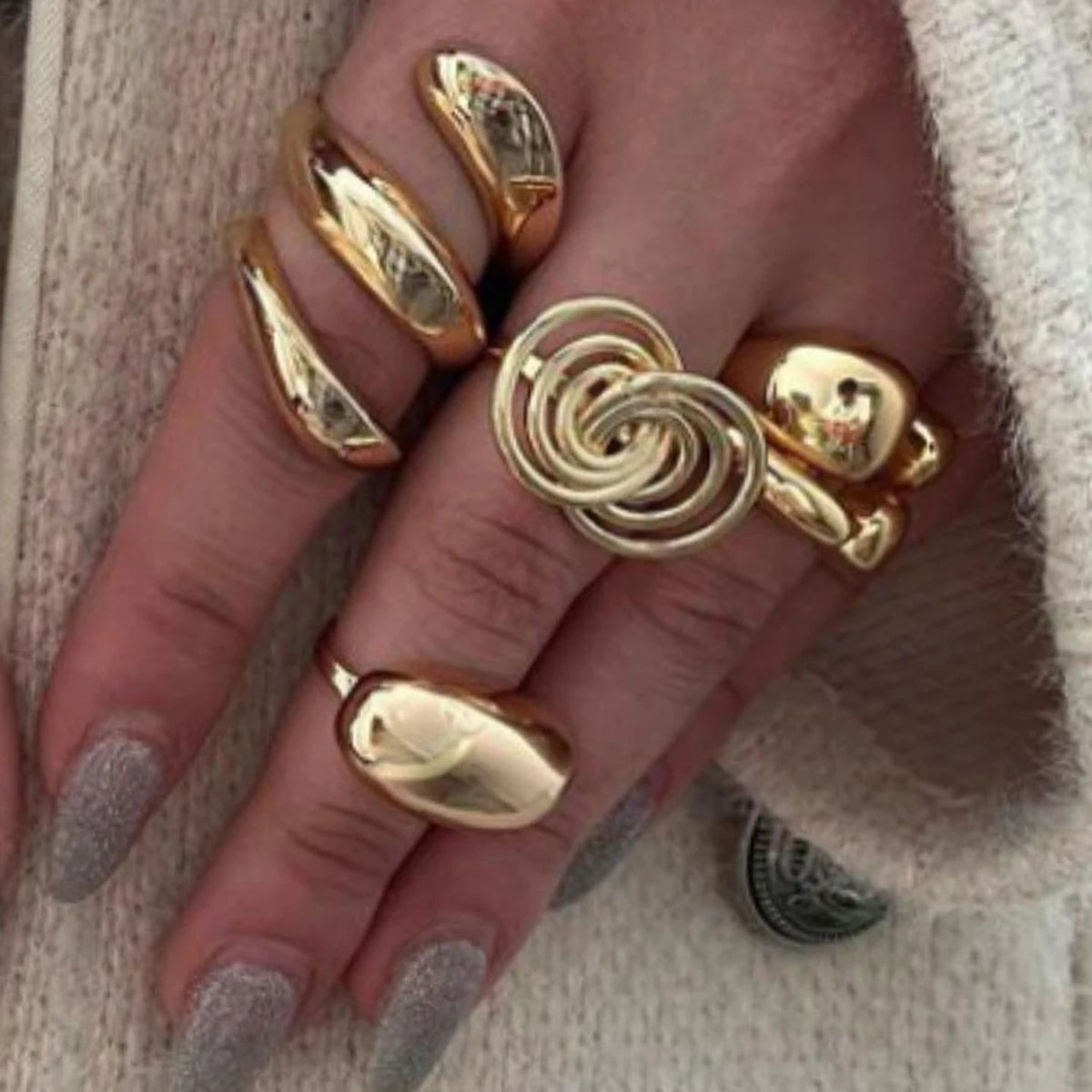 خواتم Uworld الكلاسيكية البسيطة مطلية بالذهب عيار 18 قيراطًا، ذات طبقتين، ناعمة ومفتوحة، مصنوعة من الفولاذ المقاوم للصدأ المقاوم للماء، مجوهرات نسائية للحفلات