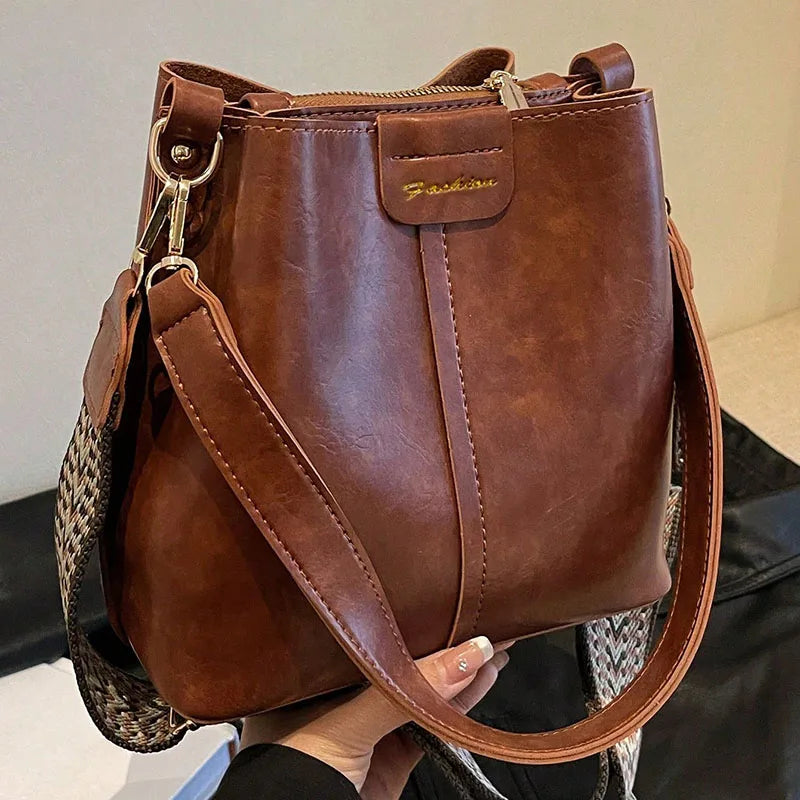 حقيبة دلو نسائية رائعة، حقيبة كتف عصرية وجريئة بلون موحد، حقيبة كروس بودي، تصميم كلاسيكي مميز، مناسبة