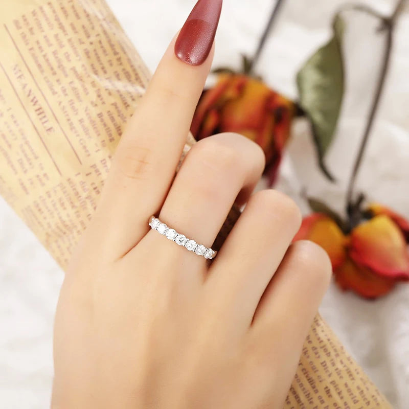 قلم اختبار الماس من مويسانيتي 0.7 قيراط 3 مم للنساء من الفضة الإسترليني 925 خاتم زفاف متطابق من الألماس قابل للتكديس هدية