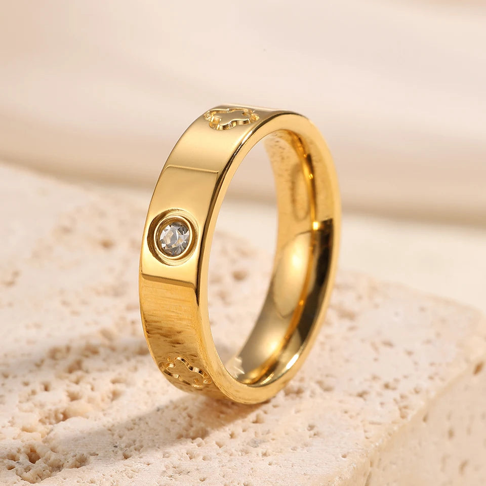 مجموعة خواتم زركون بتصميم زهرة رباعية الأوراق من يوبسك، قطعتان، مصنوعة من الفولاذ المقاوم للصدأ، هدية مثالية للخطوبة