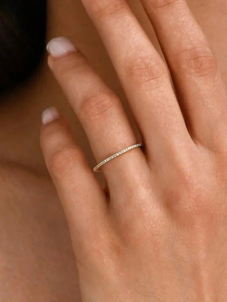 خاتم فضة إسترليني عيار 925 فاخر وأنيق مرصع بالكامل بالزركون، متوفر بأحجام 1.4 مم، 1.6 مم، و1.8 مم، مناسب للنساء لحفلات الخطوبة والزفاف، مجوهرات راقية عالية الجودة