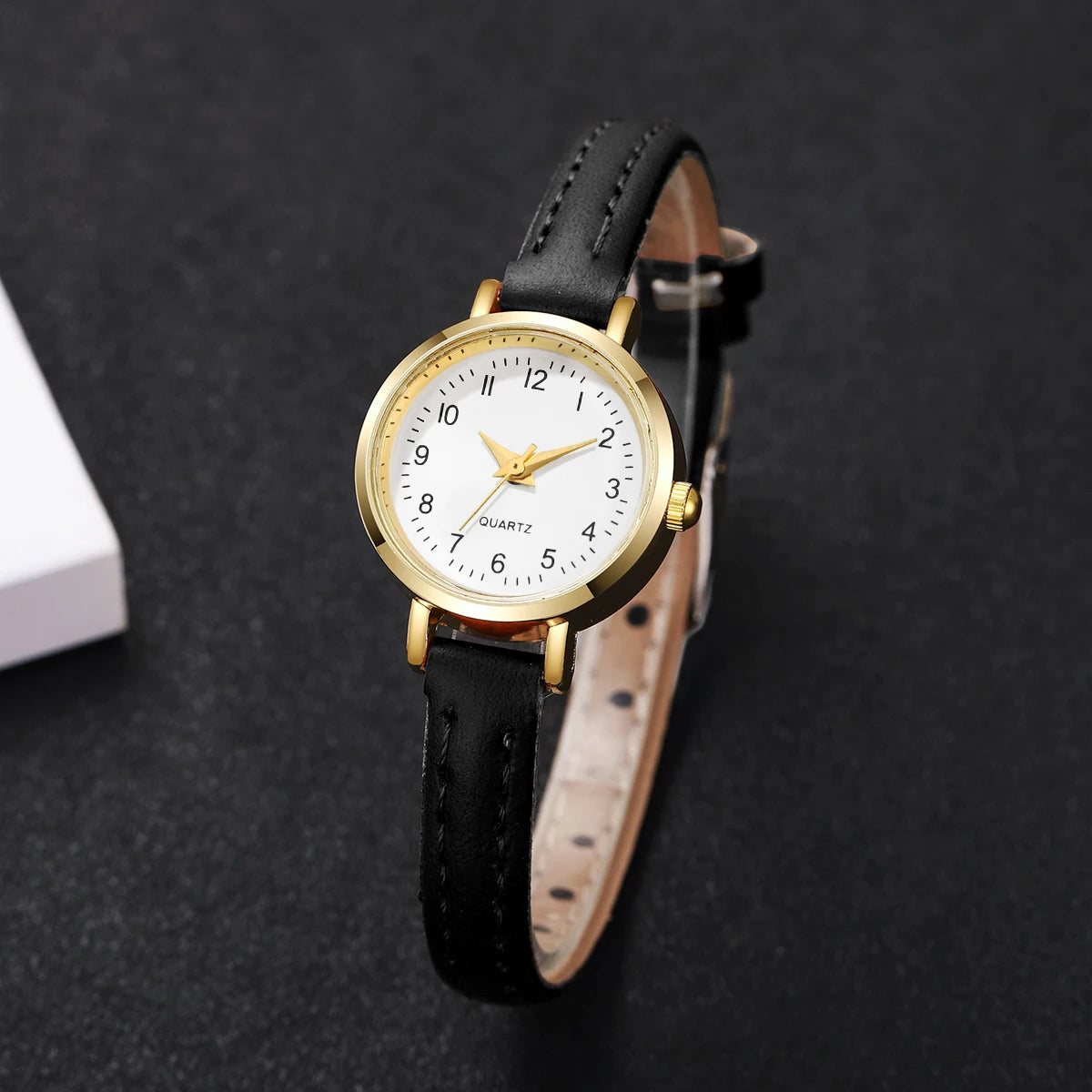 ساعة يد نسائية كوارتز صغيرة الحجم بسوار جلدي (بدون علبة)