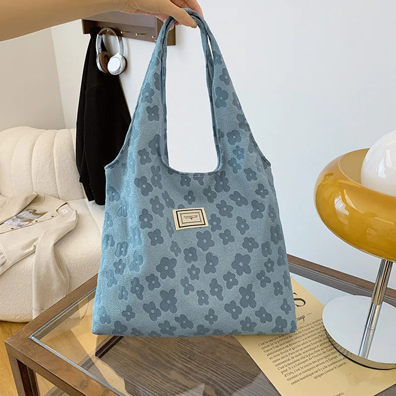 حقيبة يد أنيقة مزخرفة مناسبة للتنقل، حقيبة كتف متعددة الاستخدامات للاستخدام اليومي، حقيبة يد قماشية بتصميم أصلي، حقيبة حمل عملية