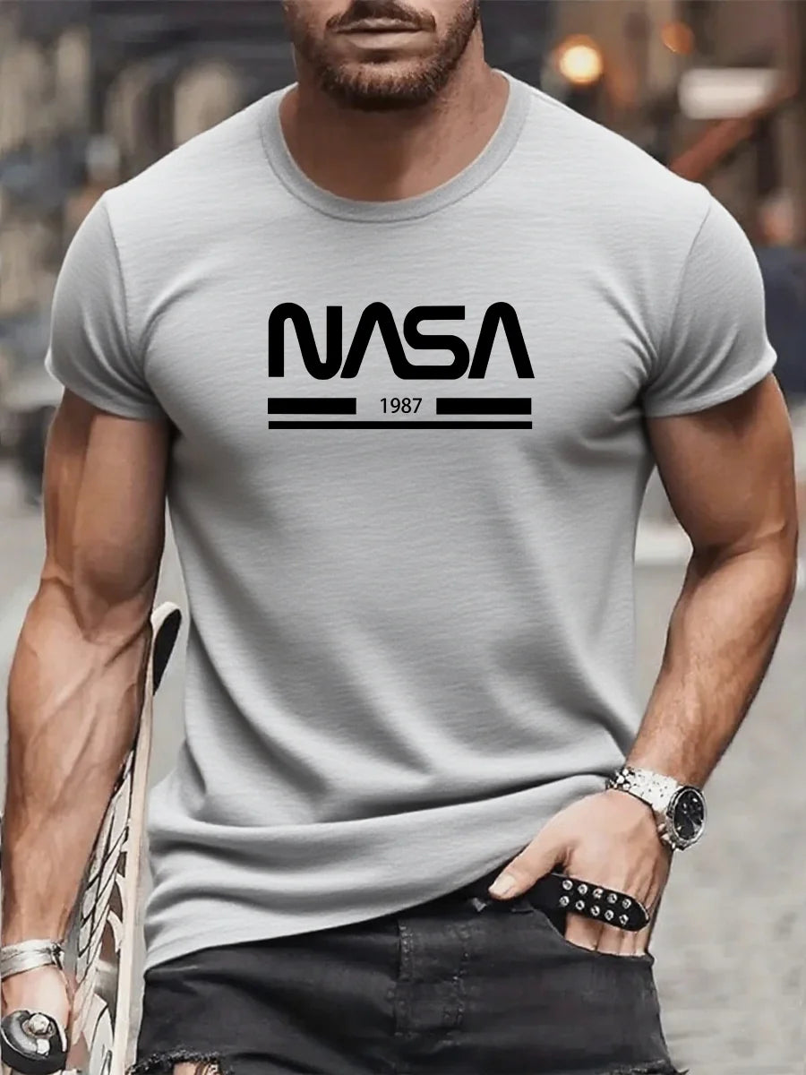 تي شيرت رجالي رياضي قابل للتنفس بطبعة جرافيكية لعام 2025، تي شيرت قطني بأكمام قصيرة، تي شيرت صيفي من علامة تجارية للشارع