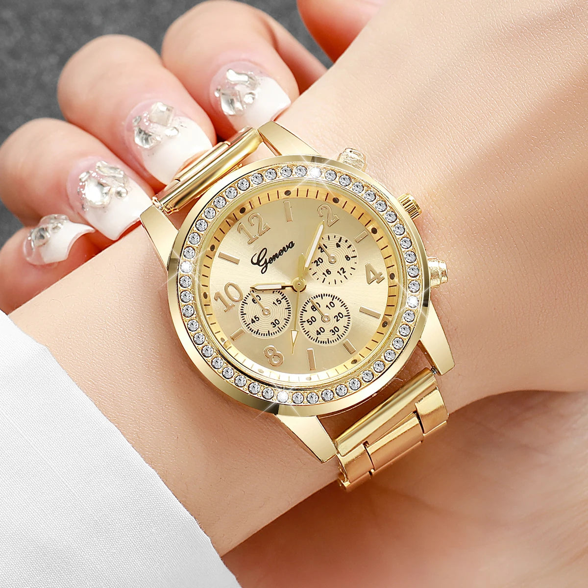 ساعات يد نسائية أنيقة مرصعة بأحجار الراين، سوار من سبيكة معدنية، مينا عربي، تناظرية، كوارتز (بدون علبة)