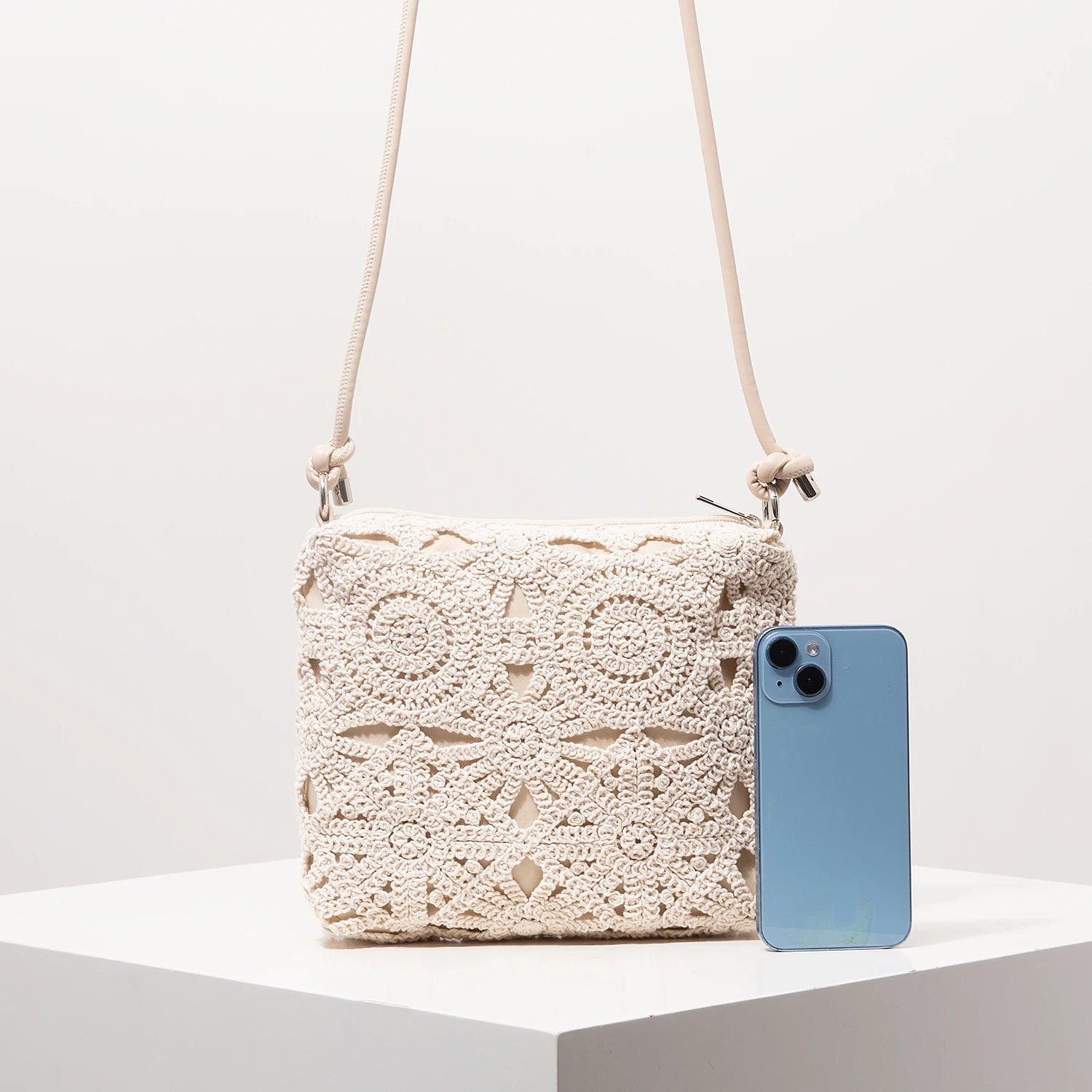 حقيبة منسوجة مجوفة منقوشة، حقائب شاطئ بوهو، حقيبة كروس أنيقة للسيدات، ملابس عطلات نسائية، مستلزمات السفر الأساسية