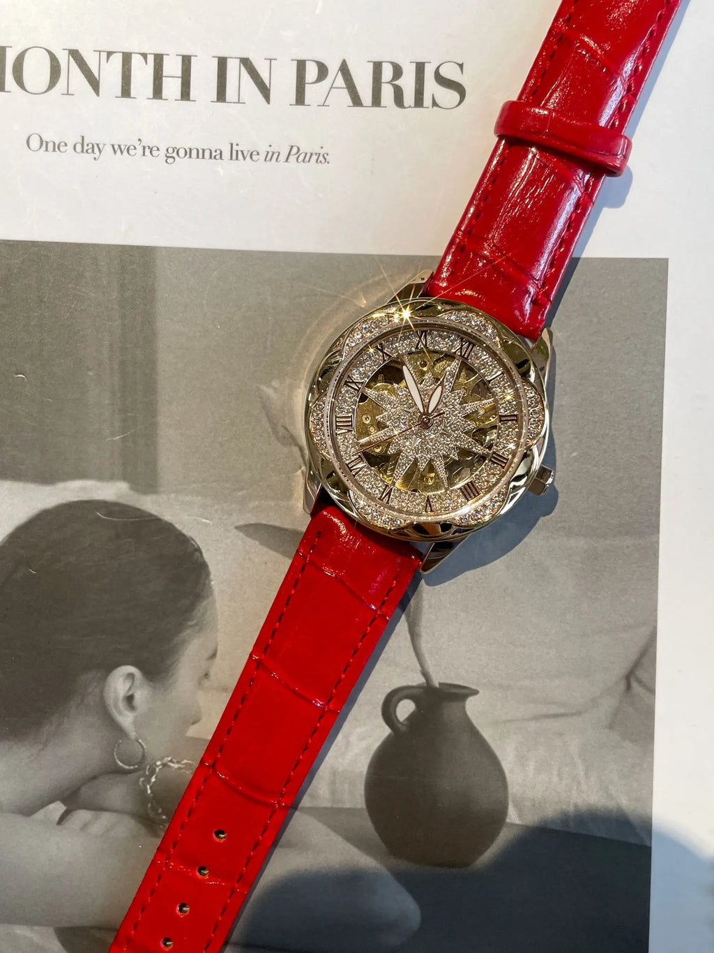 ساعة ميكانيكية عباد الشمس للنساء عالية الجودة خفيفة فاخرة ساعة فنية حمراء للنساء ساعة ميكانيكية