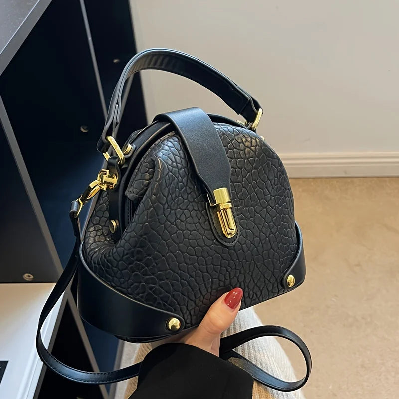 【وصل حديثًا】 حقيبة كتف فاخرة خفيفة الوزن، بتصميم غربي أنيق وعصري مع لمسات ملونة.