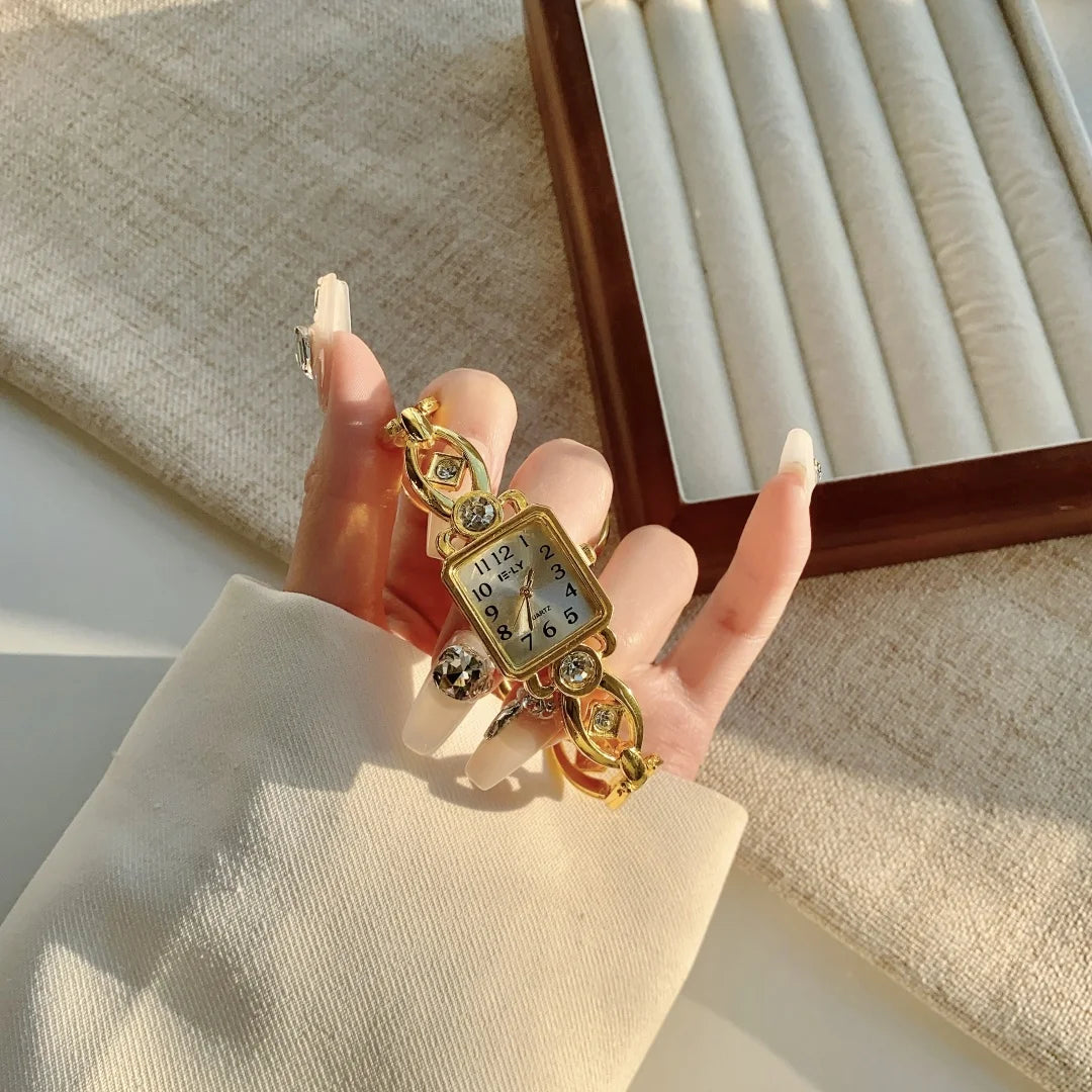 ساعات نسائية من أفضل الماركات، ساعات يد فاخرة، ساعات يد أنيقة للسيدات، ساعات ذهبية أنيقة، ساعات نسائية