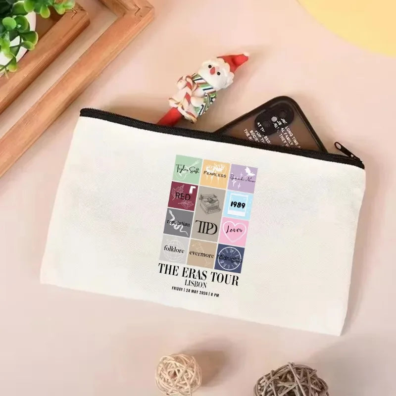 حقيبة تسوق مطبوعة عليها عبارة "Taylor New The Eras Tour Y2K" وحقيبة قماشية من إصدار Taylors وحقيبة تسوق من TTPD The Eras Tour وحقيبة تسوق من Swiftie وهدية من TS Merch