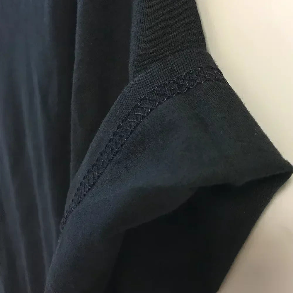 تيشيرت مطبوع بأكمام قصيرة من القطن الخالص 100%، جولة فرقة بيغ تايم راش العالمية صيف 2025، متوفر بتصاميم مستوحاة من فرق الموسيقى النسائية والرجالية.