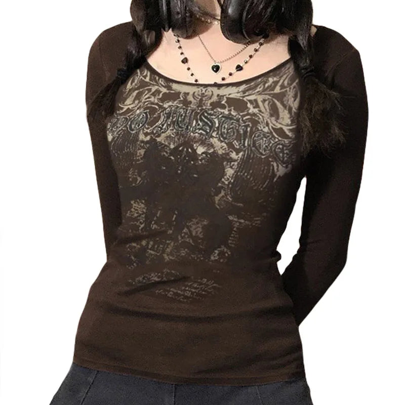 تي شيرت نسائي بأكمام طويلة بتصميم هاراجوكو ريترو بنمط إيمو من التسعينيات مطبوع عليه رسومات نارية ونمط Y2K ونمط غوث بانك ستريتوير