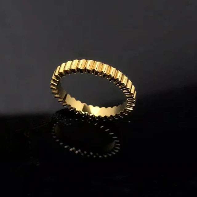 مجوهرات فاخرة من الفضة الإسترلينية عيار 925، خاتم بسيط مخطط عموديًا للرجال والنساء. مناسب للارتداء في أي مناسبة