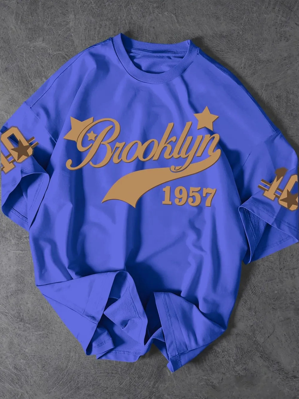 تي شيرت رجالي عصري مطبوع عليه حروف صيف 1957 برقبة دائرية قابلة للتنفس مناسب للأنشطة الخارجية في المناطق الحضرية غير الرسمية