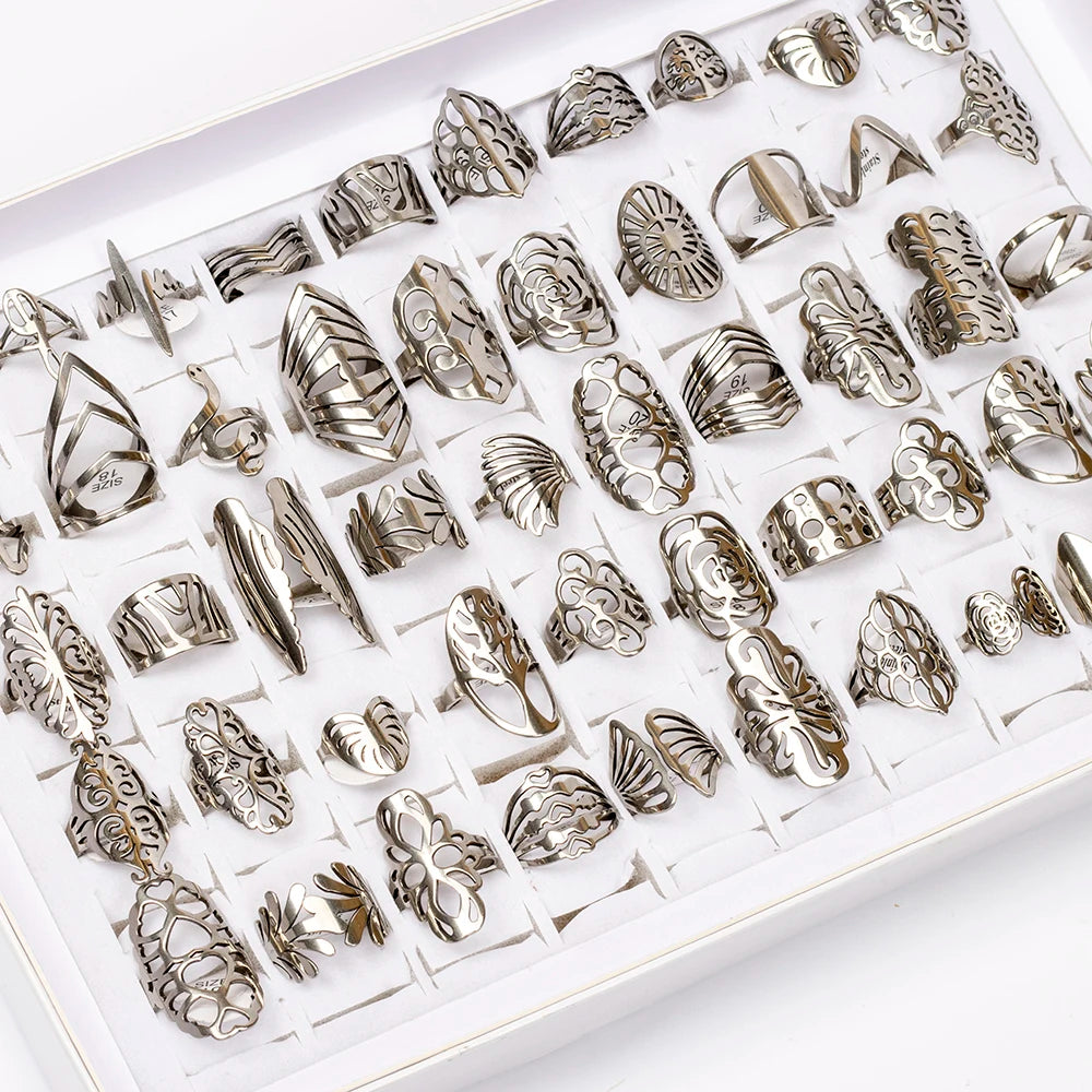 مجموعة من 20 قطعة من خواتم المجوهرات النسائية الأنيقة المصنوعة من الفولاذ المقاوم للصدأ، بأحجام كبيرة وصغيرة، بتصميمات مجوفة على شكل قلب وزهرة الحب، مثالية كهدية للحفلات.