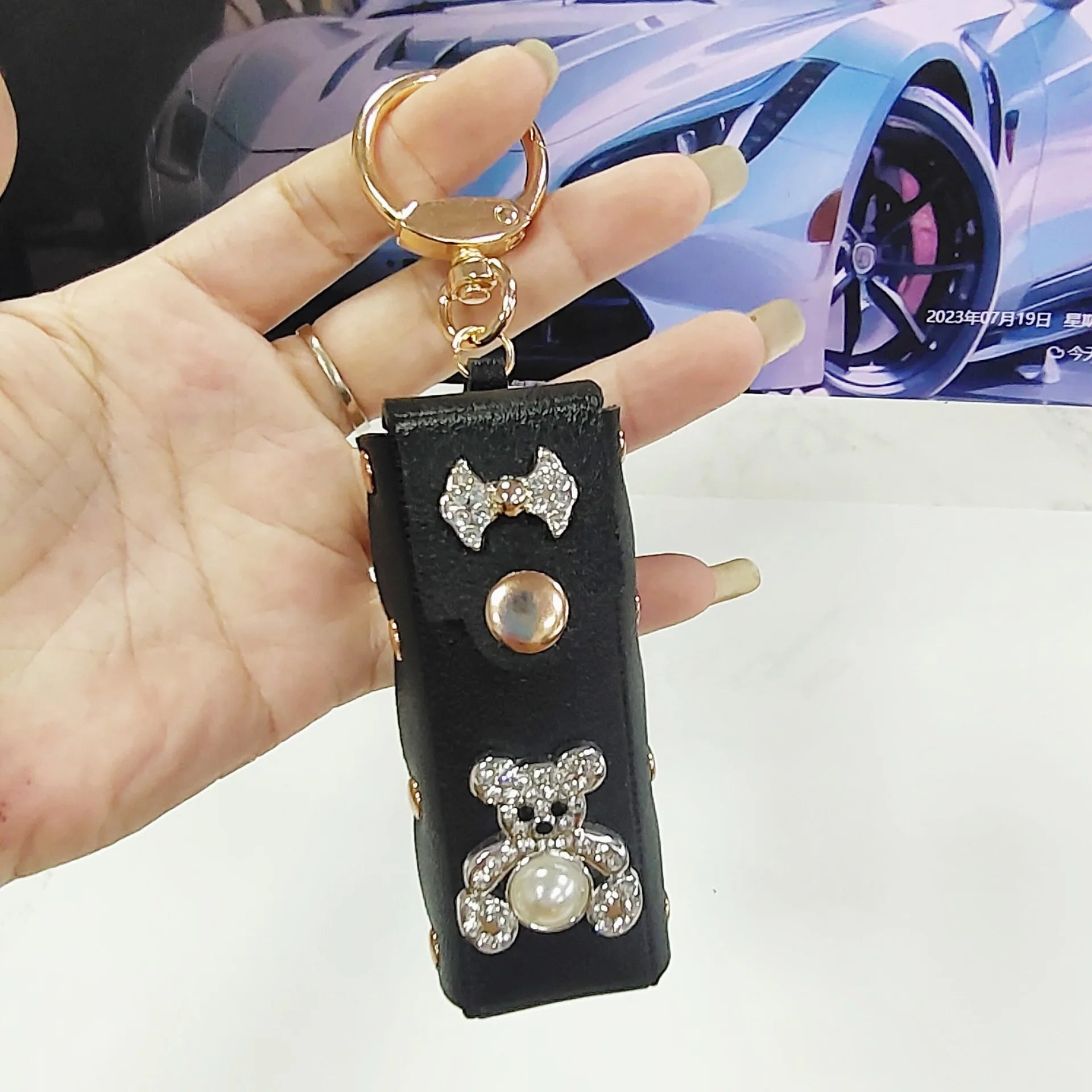 حقيبة كروسبودي كاجوال للبنات المراهقات مع قلادة، بتصميم كلاسيكي جديد، لون موحد، ناعمة للغاية.