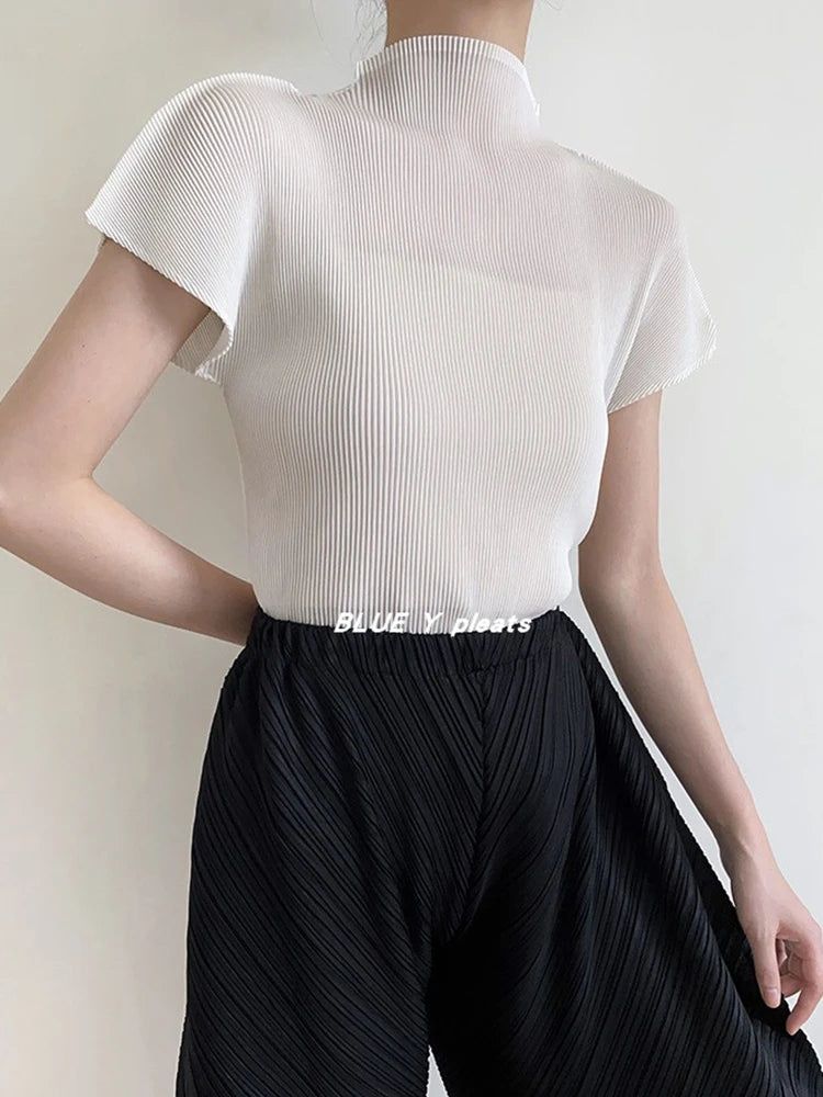 تيشيرتات مياكي السوداء ذات الياقة العالية والمطويات للنساء، صيف 2025، أزياء كورية كاجوال، ملابس أنيقة من تصميم مصممين