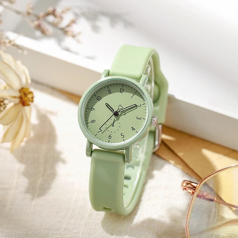 ساعة نسائية أنيقة وبسيطة تعمل بالكوارتز، ساعة رياضية للطلاب