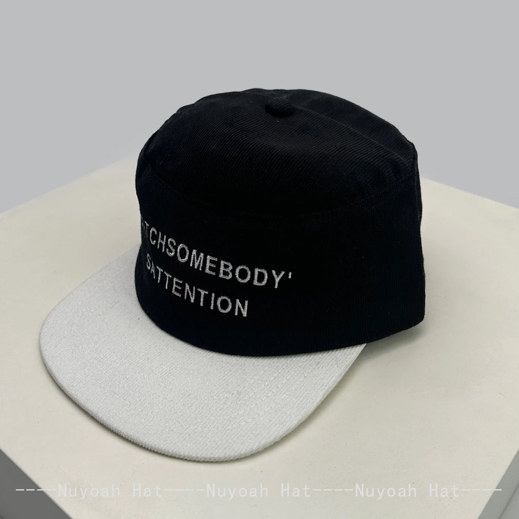 قبعات بيسبول جديدة للرجال والنساء مطرزة بحروف ملونة ومظلة شمسية ذات قمة مسطحة متعددة الاستخدامات وقبعات ذات قمة مدببة بتصميم كلاسيكي