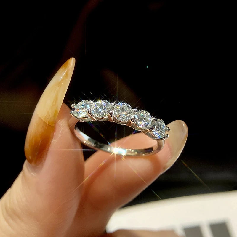 قلم اختبار الماس من مويسانيتي 0.7 قيراط 3 مم للنساء من الفضة الإسترليني 925 خاتم زفاف متطابق من الألماس قابل للتكديس هدية