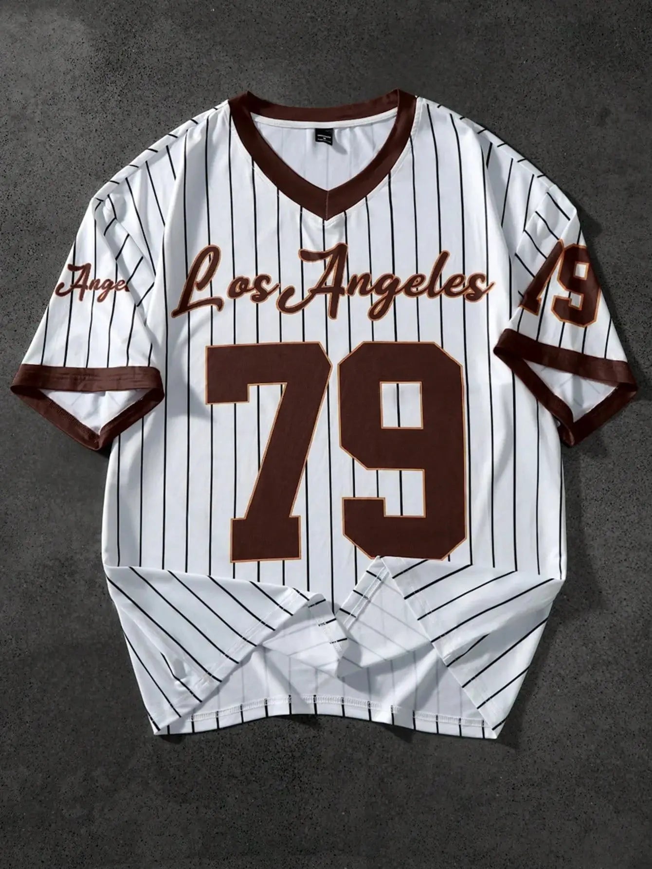 تي شيرت رجالي صيفي جديد برقبة على شكل حرف V بأكمام قصيرة ورقبة على شكل حرف V، تي شيرت رياضي مطبوع للرجال، أنيق بتصميم بيسبول عتيق